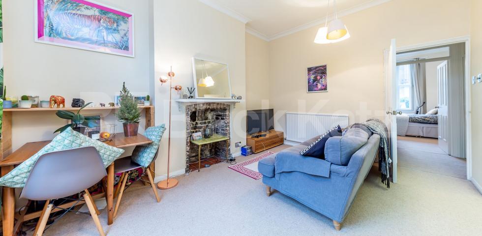 Contemporary cosy one bed in the heart of primrose hill mins to tube & shops Gloucester Avenue, Primrose Hill / Regents Park